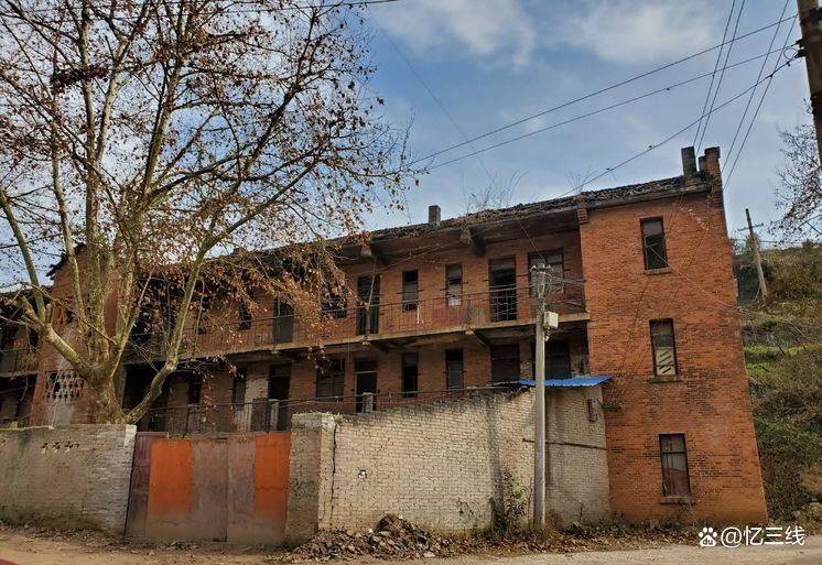 羊角沖的榮光與沉寂 從輝煌軍工城到冷清工業(yè)遺址